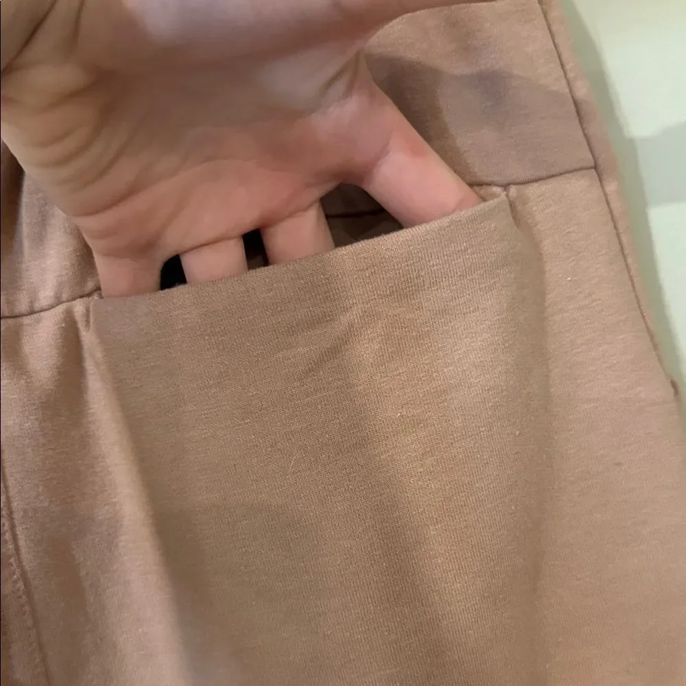 Free People‎ movement dusty rose colored joggers with ankle zip and drawstring - Picture 3 of 13